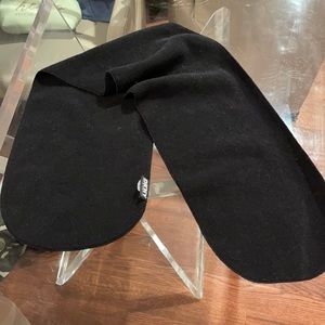 Dkny black soft warm scarf